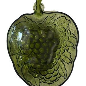 Vintage Indiana Glass Large Green Grape Cluster Pattern Serving Bowl 10x9x4”
